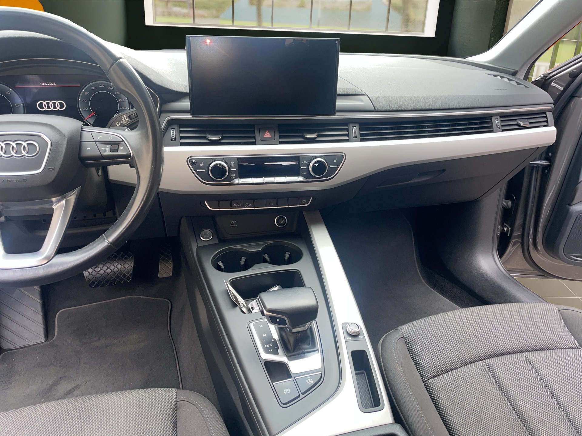 AUDI A4 Avant 35 TDI S-tronic-image-10