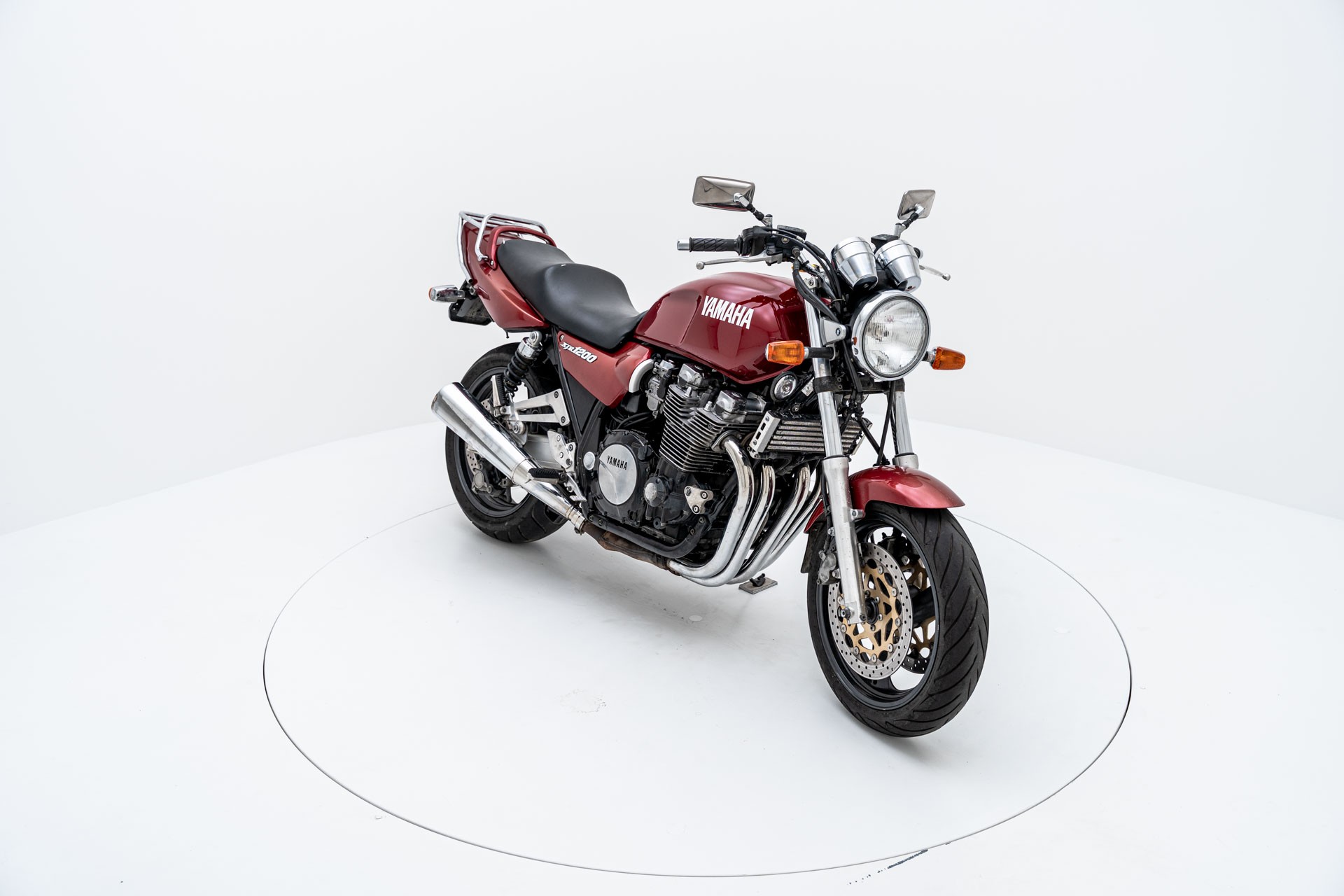 YAMAHA XJR 1200-showroom-element-1