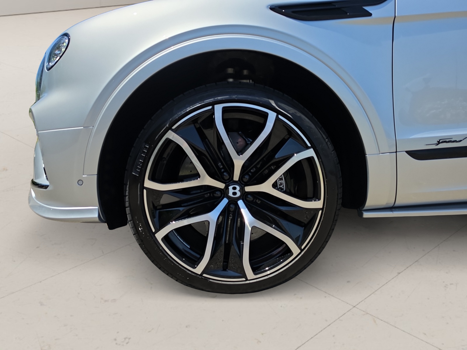 BENTLEY Bentayga Speed- mehrere Fahrzeuge im Vorlauf. Kontaktieren Sie uns bitte für mehr Informationen.-image-24