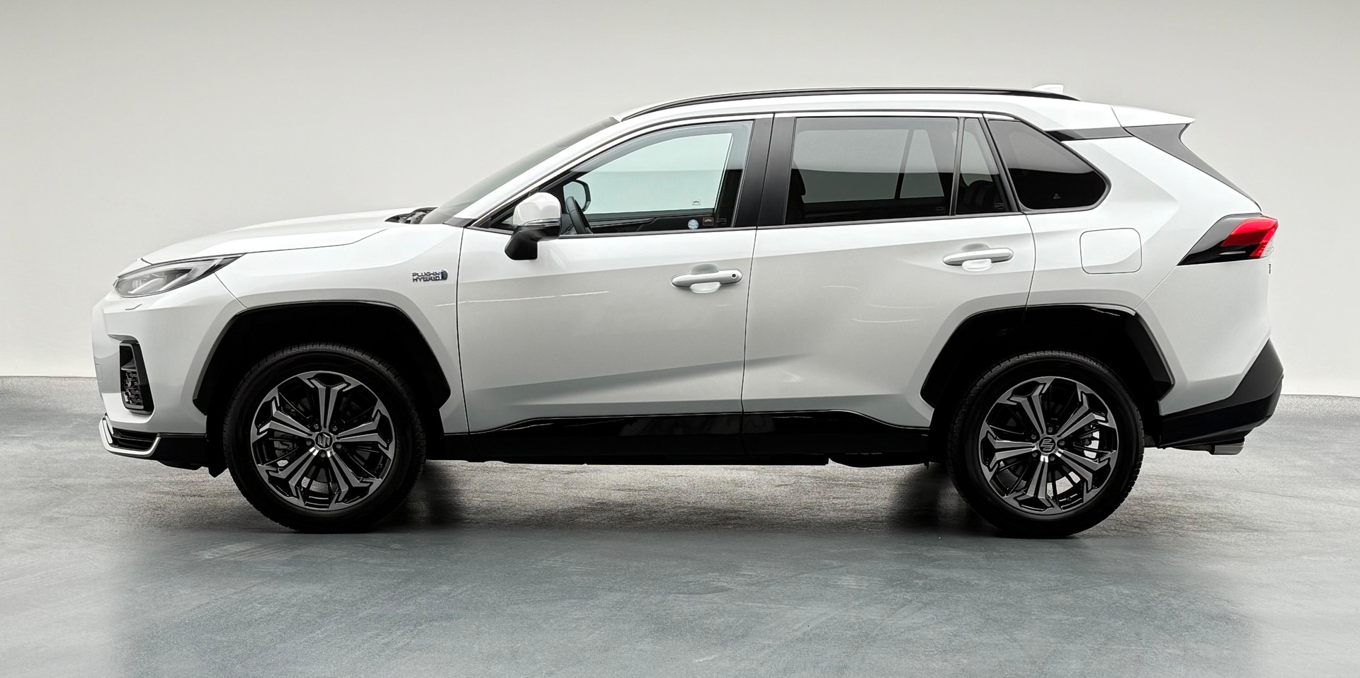 SUZUKI Across 2.5 PHEV Compact Top 4x4-showroom-element-3