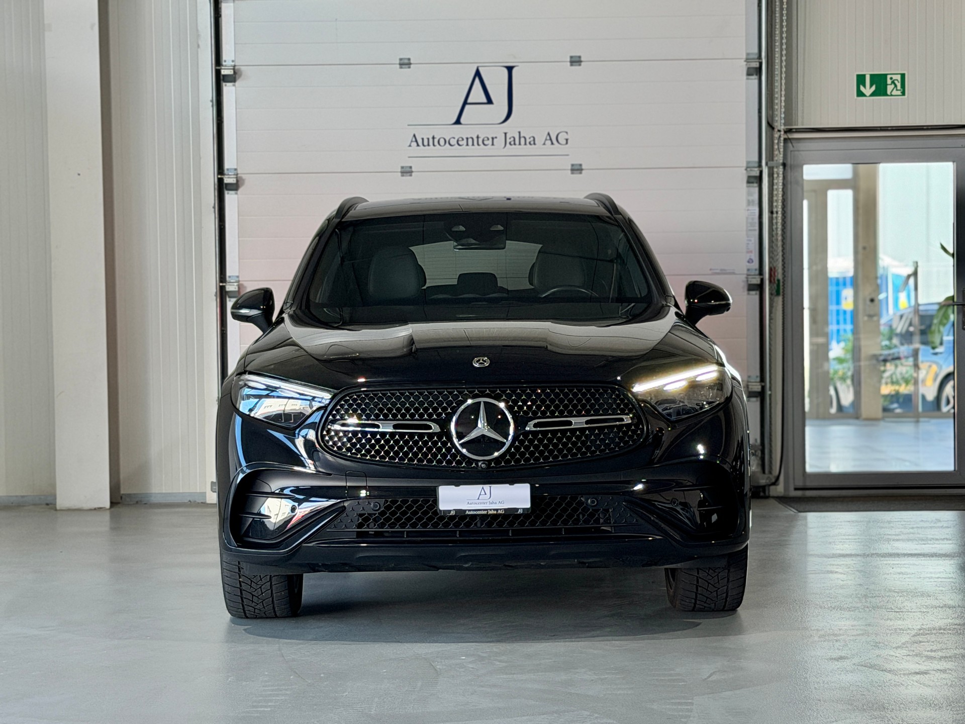 MERCEDES-BENZ GLC 400 e AMG Line 4Matic 9G-Tronic (CH) AHK 2000KG-showroom-element-3