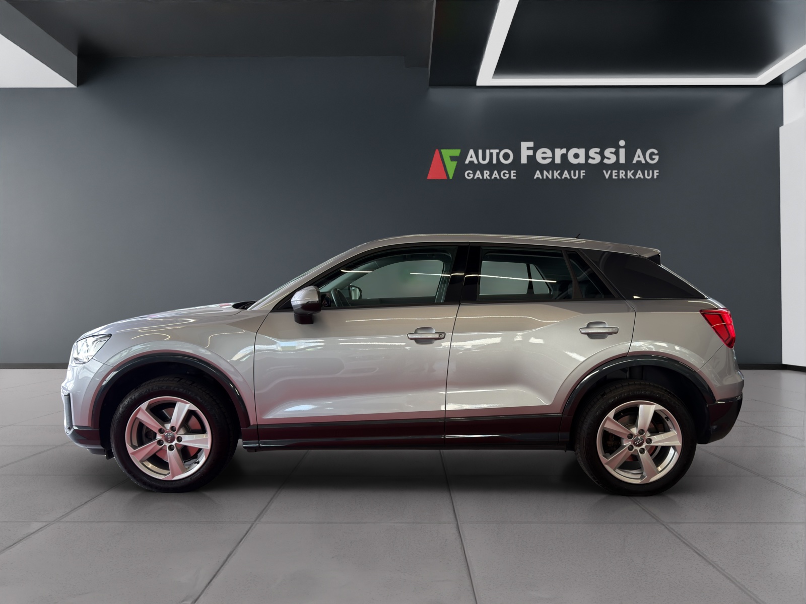 AUDI Q2 2.0 TFSI sport quattro S-tronic-showroom-element-1