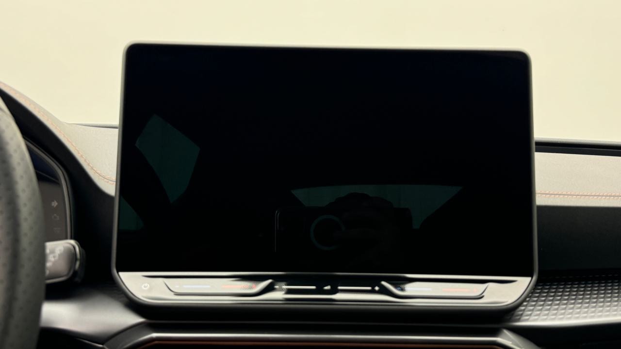 CUPRA LEON 1.5 e-HYBRID pHEV VZ Black Edition-image-7