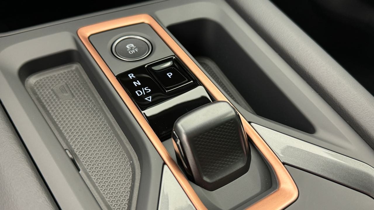 CUPRA LEON 1.5 e-HYBRID pHEV VZ Black Edition-image-10
