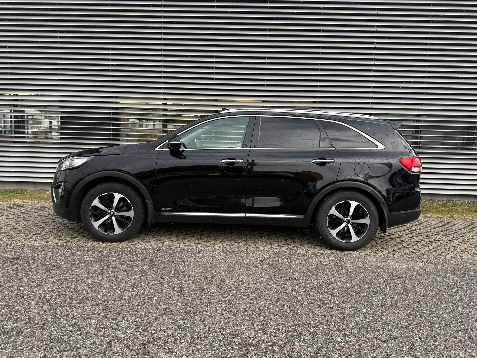 KIA Sorento 2.2 CRDI Style 7P. Automatic-image-3