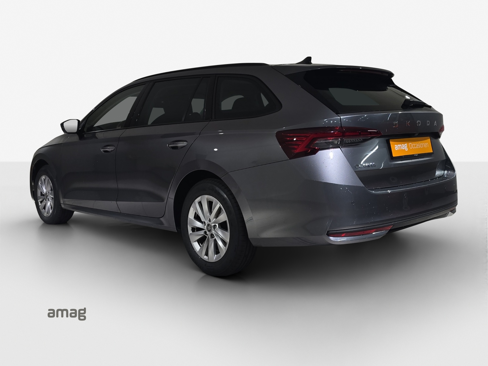 SKODA Octavia Combi 2.0 TDI DSG Selection-showroom-element-2