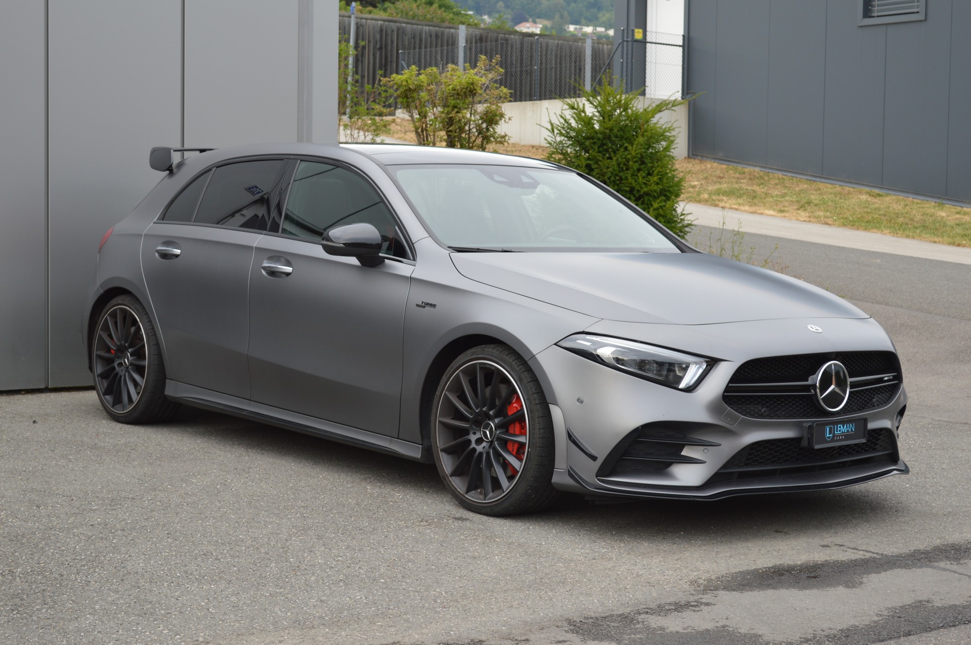 MERCEDES-BENZ A 35 AMG 4Matic Speedshift-showroom-element-2