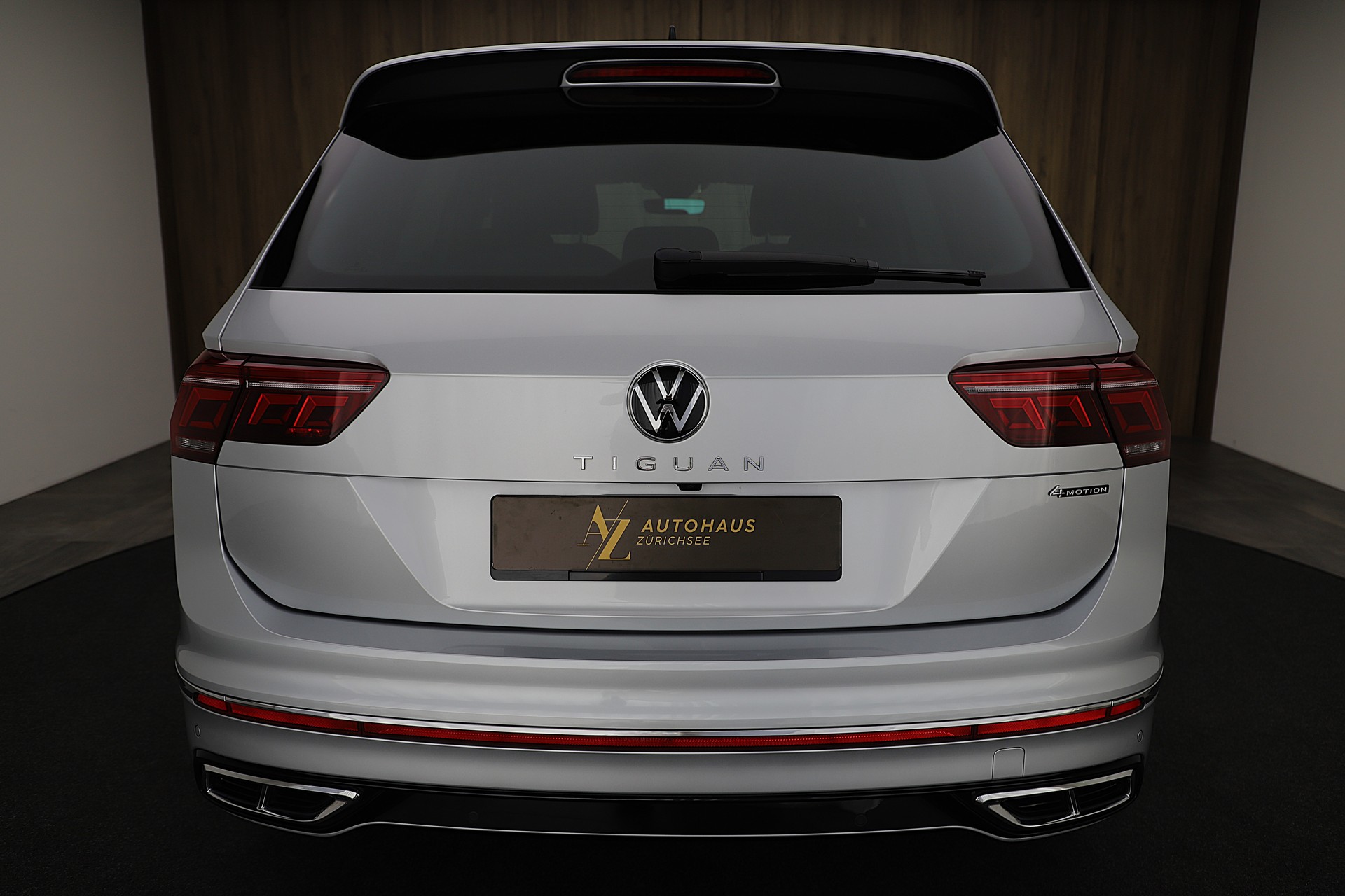 VW Tiguan 2.0TSI R-Line 4Motion DSG-image-3