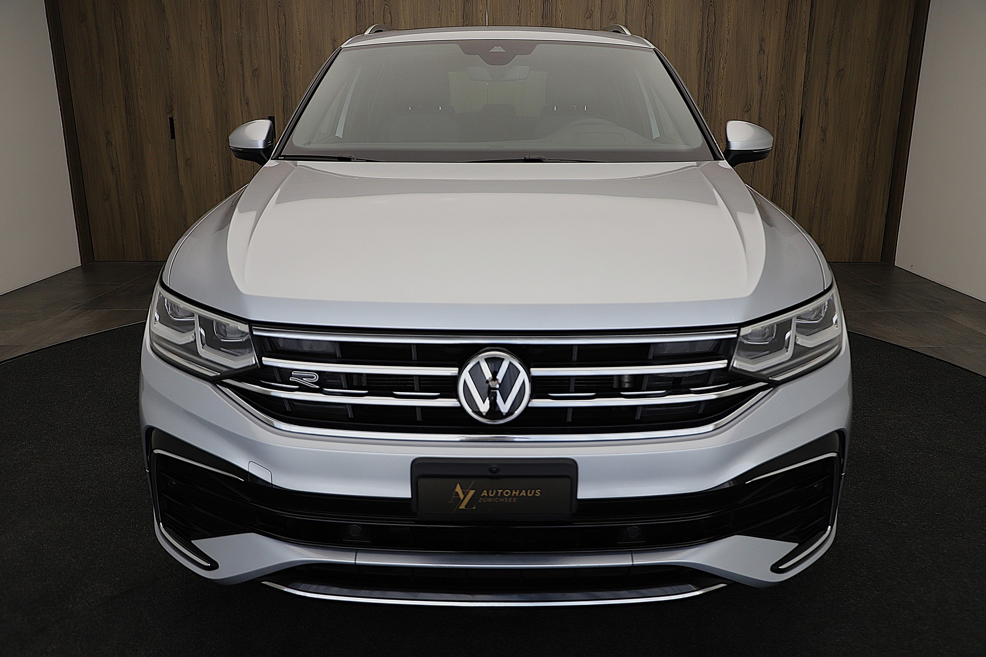 VW Tiguan 2.0TSI R-Line 4Motion DSG-image-1