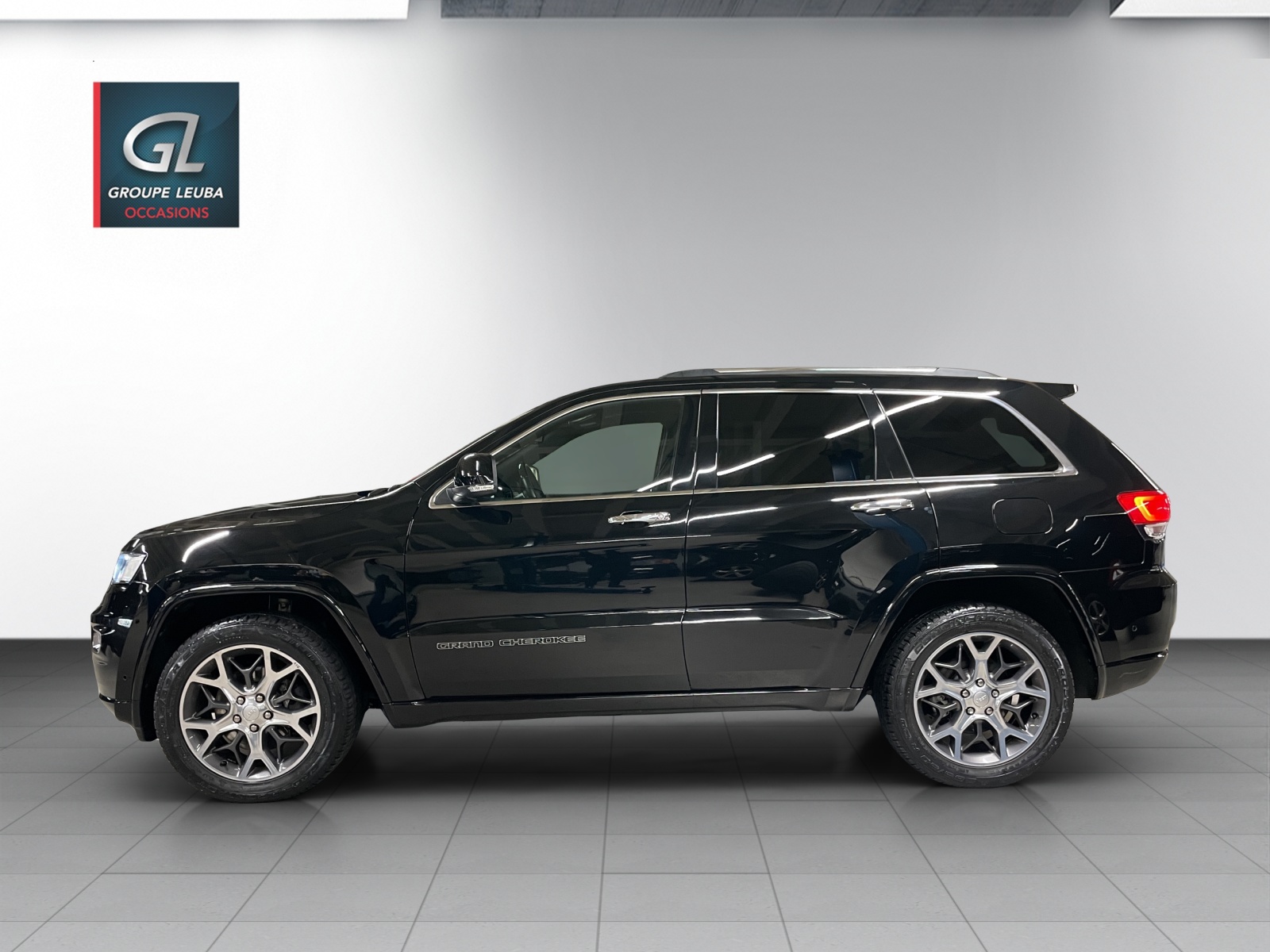 JEEP Grand Cherokee 3.0 CRD Overland Automatic-showroom-element-2