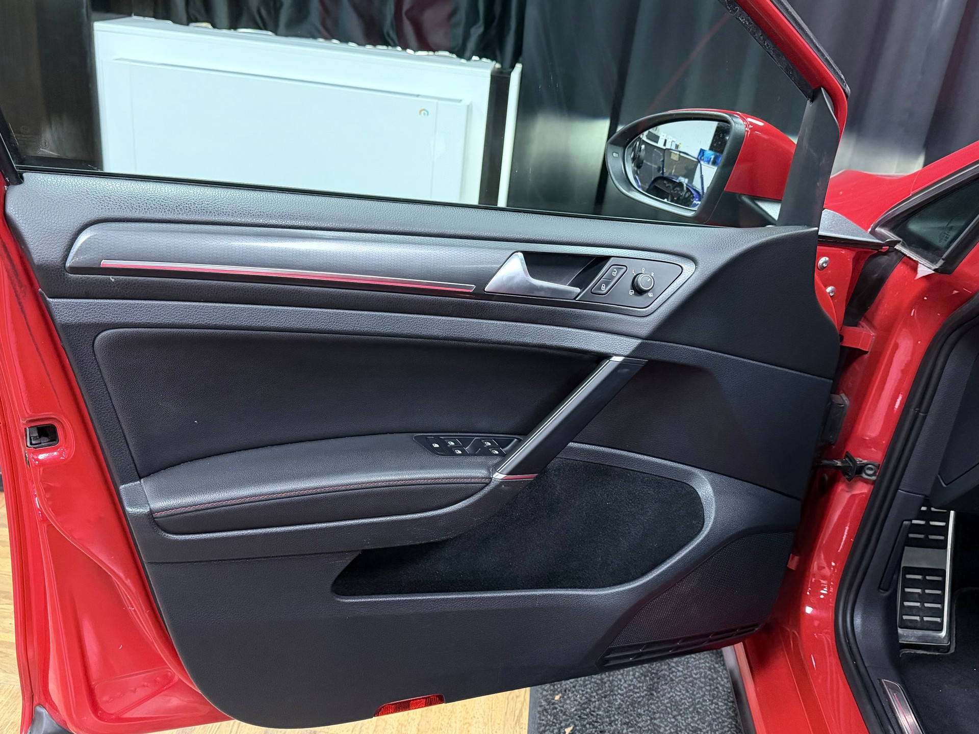 VW Golf 2.0 TSI GTI Performance DSG-image-11
