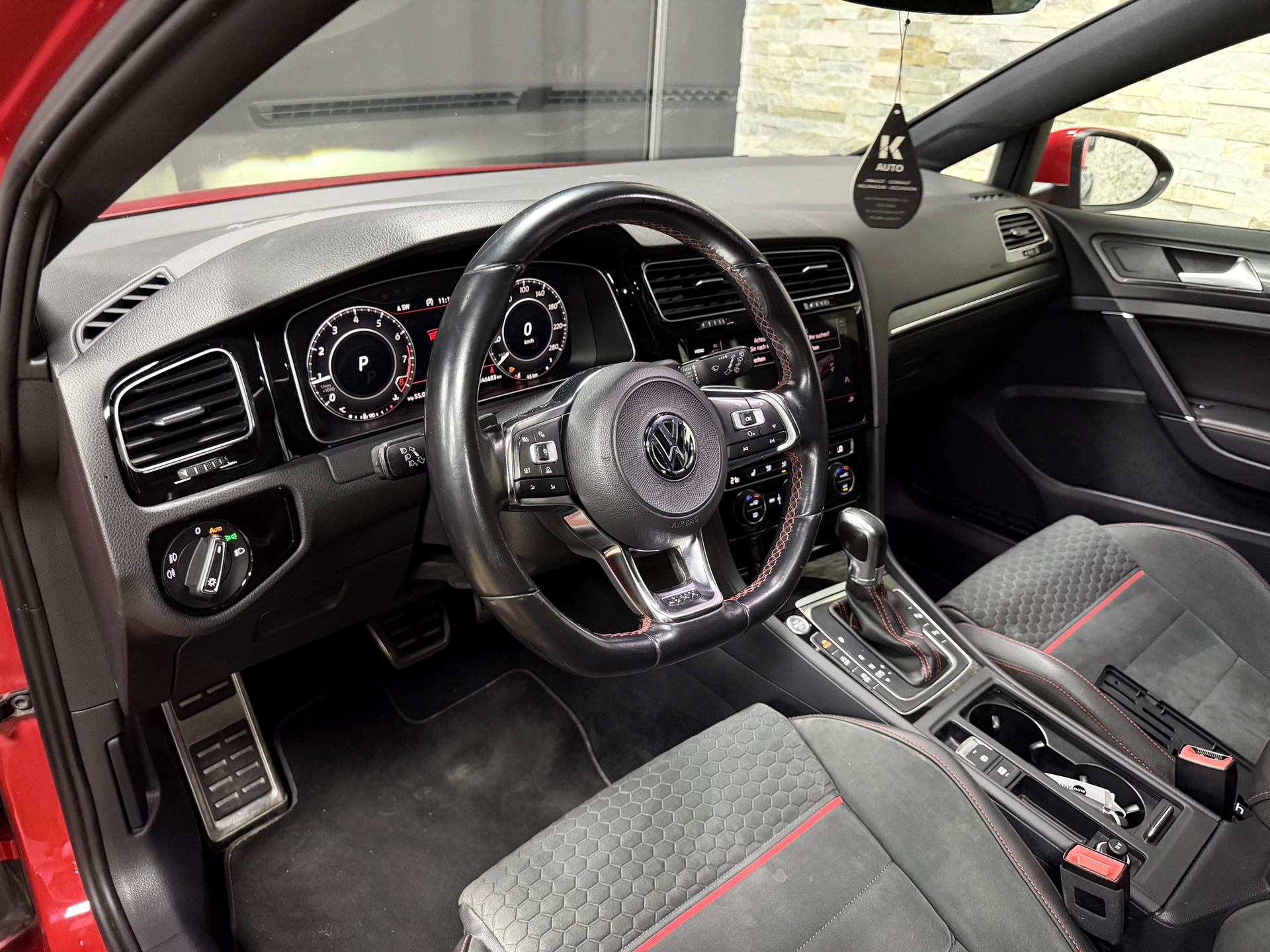 VW Golf 2.0 TSI GTI Performance DSG-image-13