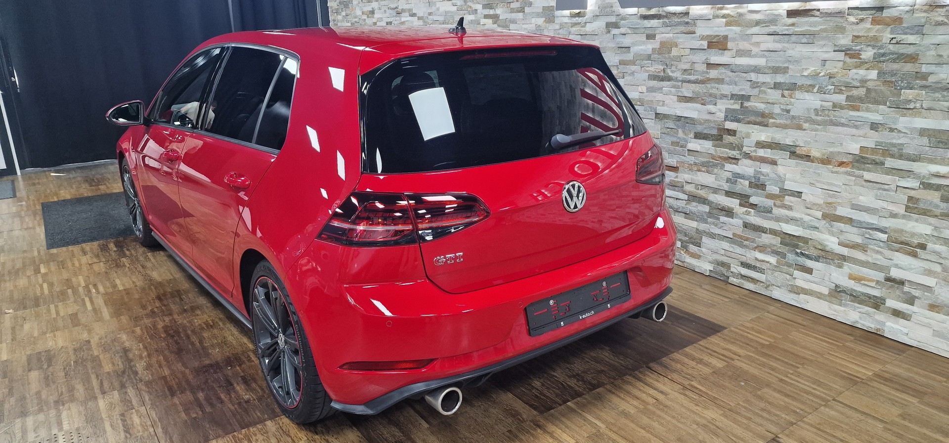 VW Golf 2.0 TSI GTI Performance DSG-showroom-element-1