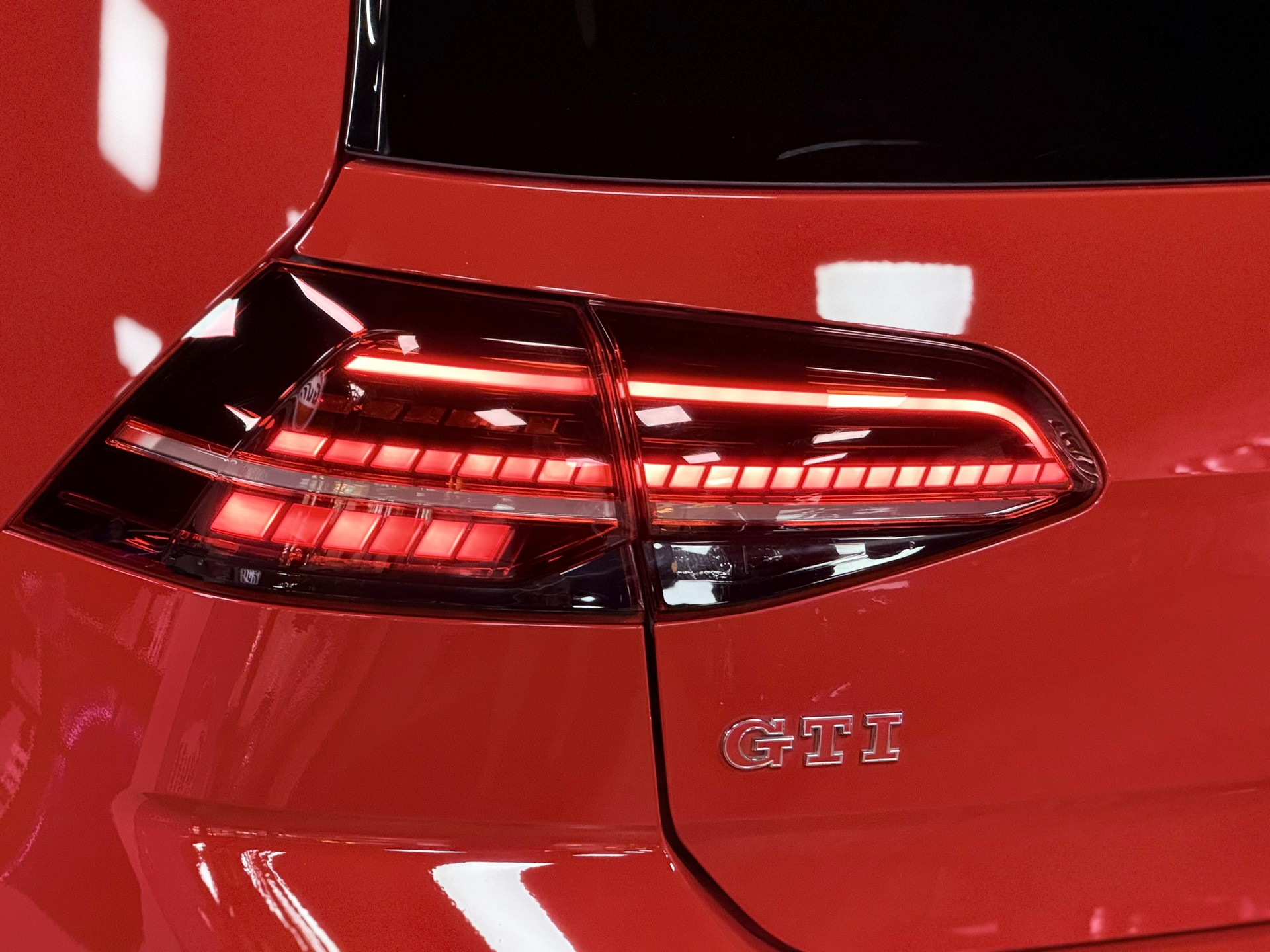 VW Golf 2.0 TSI GTI Performance DSG-image-8