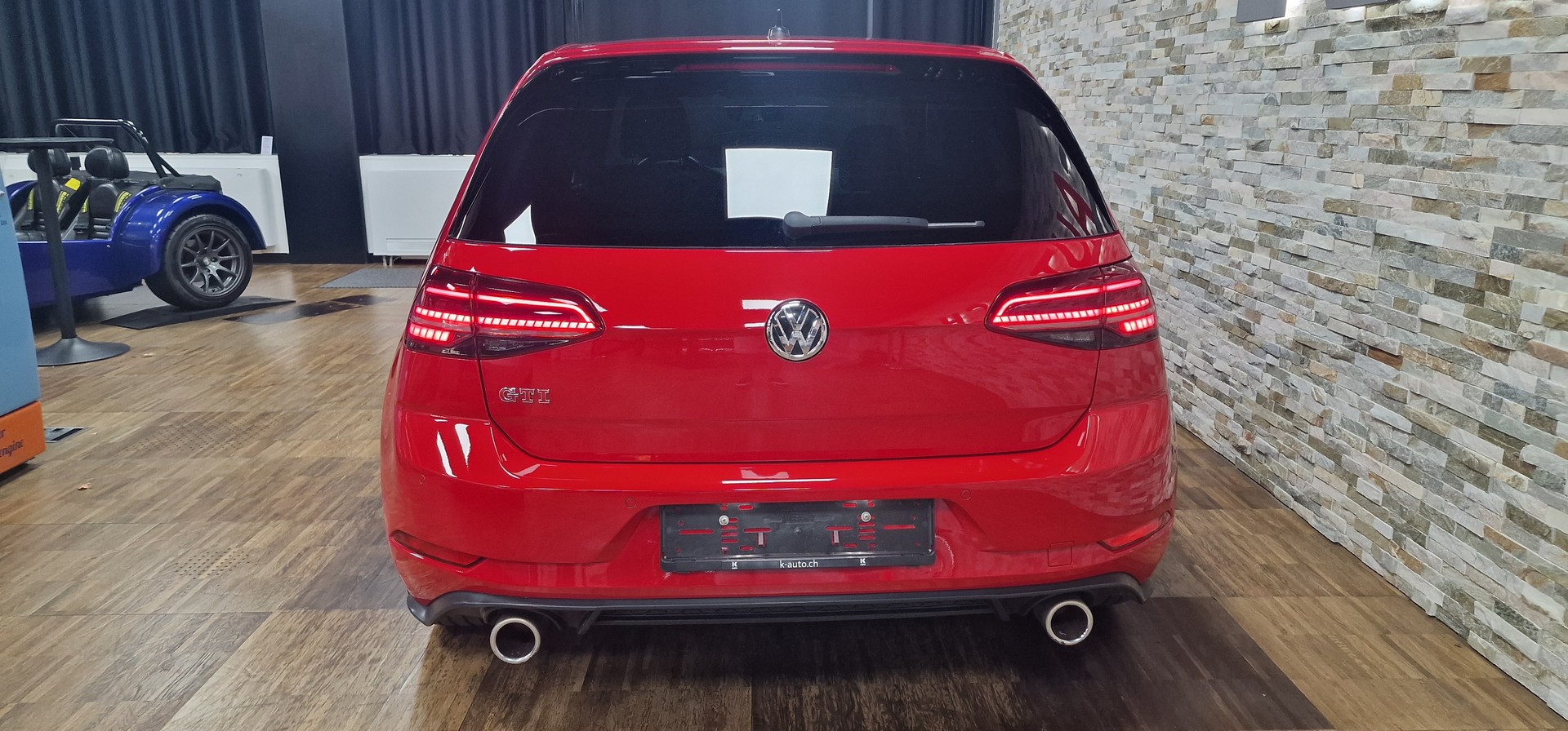 VW Golf 2.0 TSI GTI Performance DSG-showroom-element-2