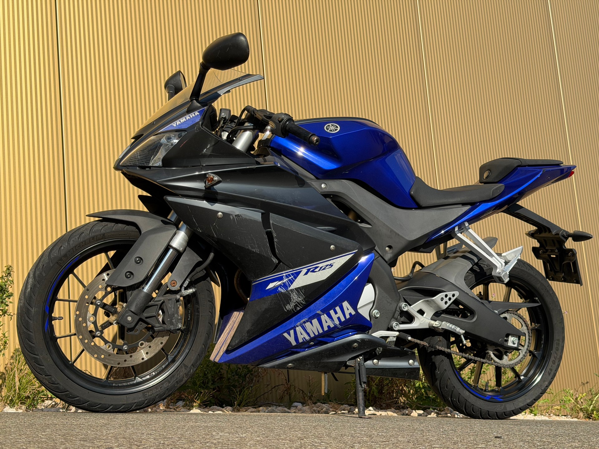 YAMAHA YZF-R 125-image-9
