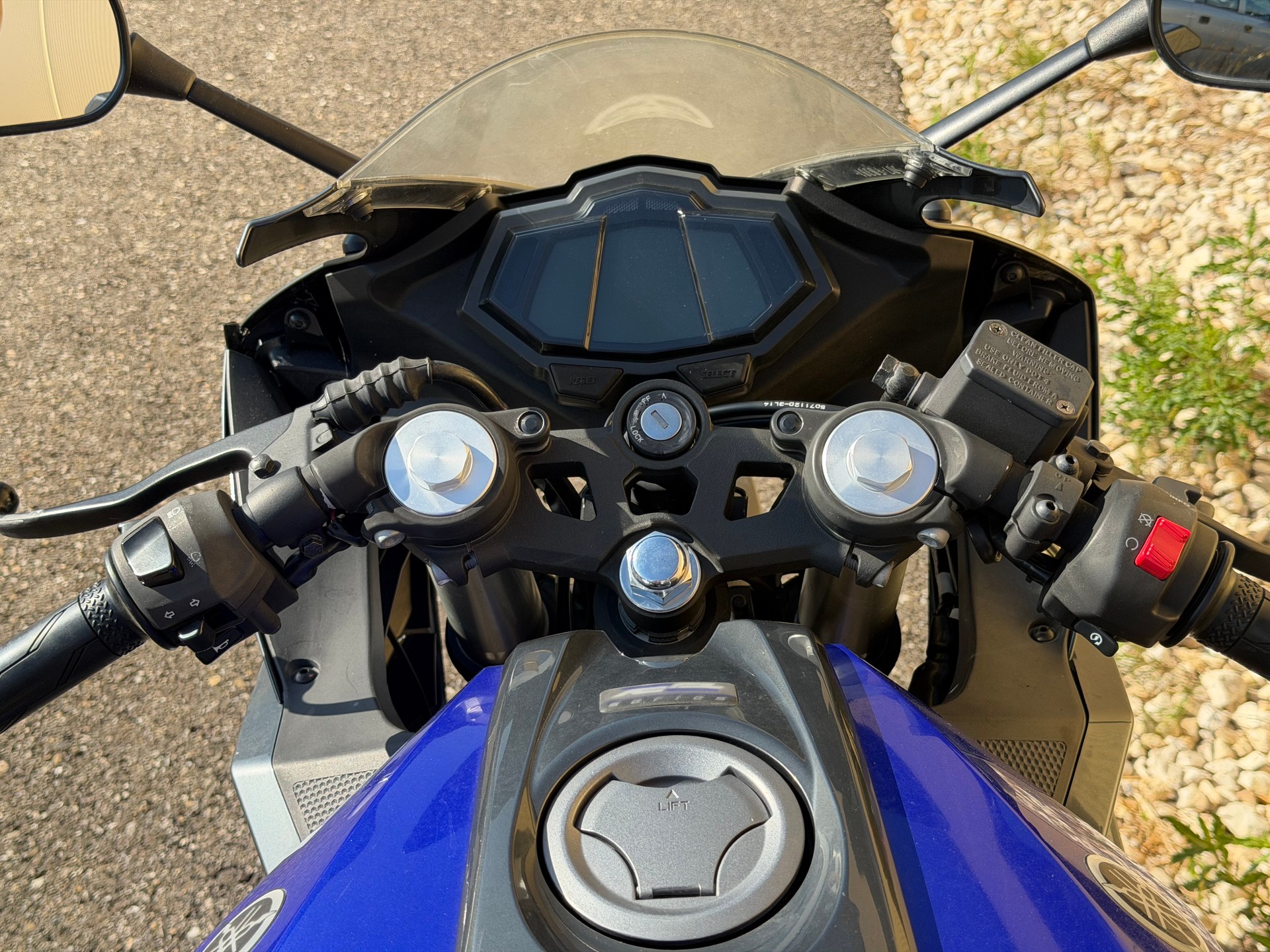 YAMAHA YZF-R 125-image-14