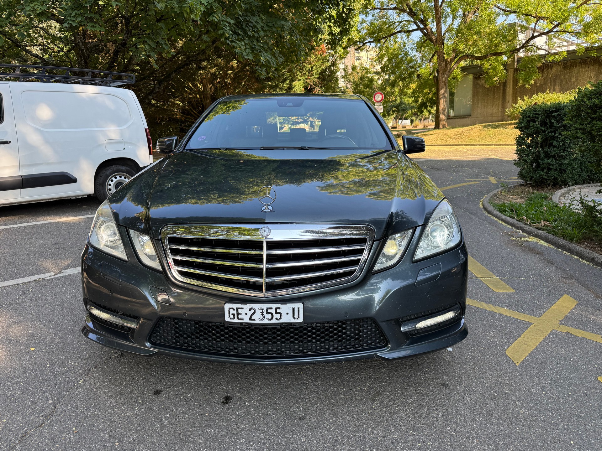 MERCEDES-BENZ E 300 CGI BlueEfficiency Elégance 4Matic 7G-Tronic-showroom-element-1