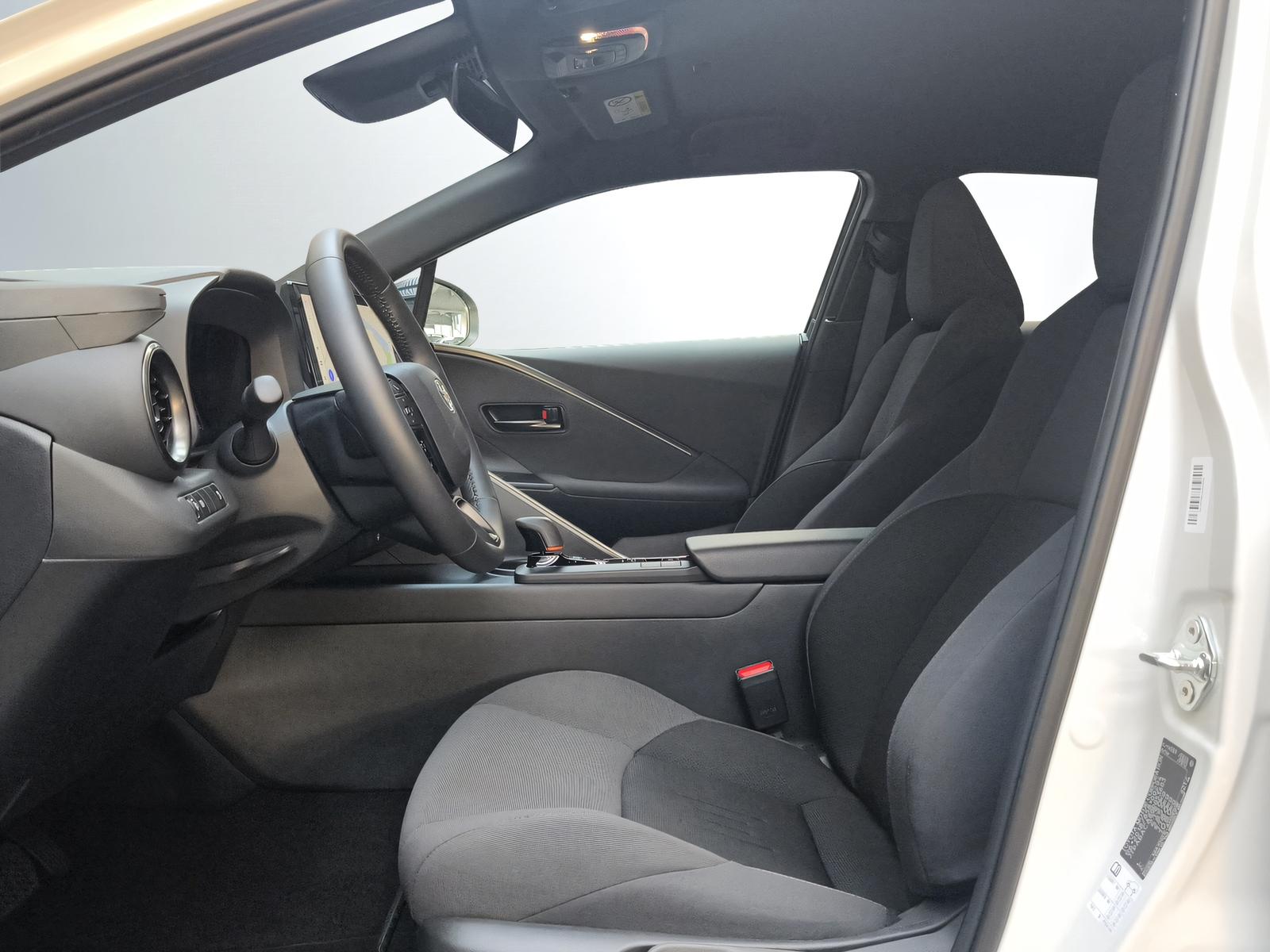 TOYOTA C-HR 2.0 PHEV Swiss Edition-showroom-element-3