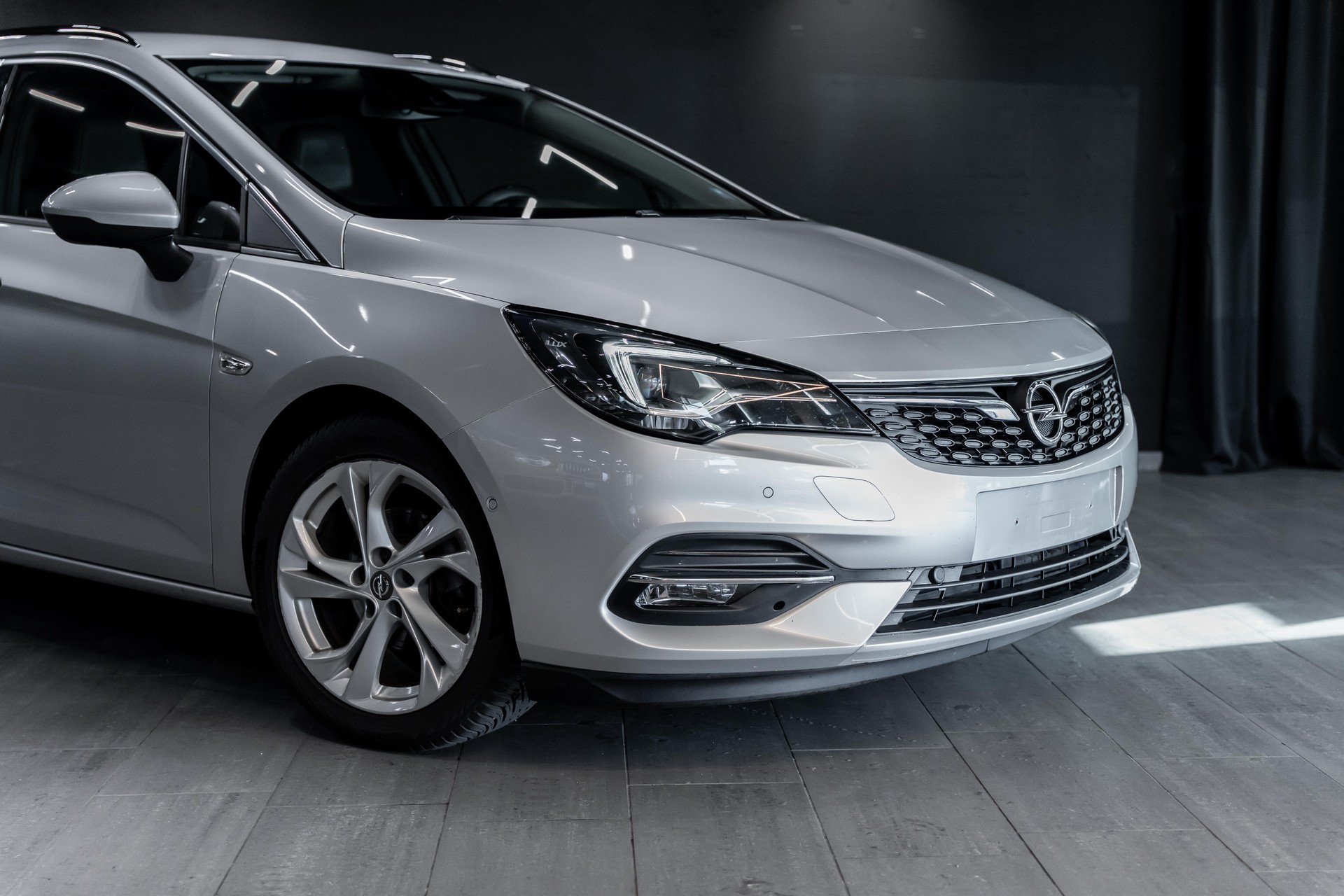 OPEL Astra Sports Tourer 1.5 CDTi Elegance / CH Auto / Business Elegance Pack / Service gepflegt / LED Matrix / Rückfahrkamera-image-1