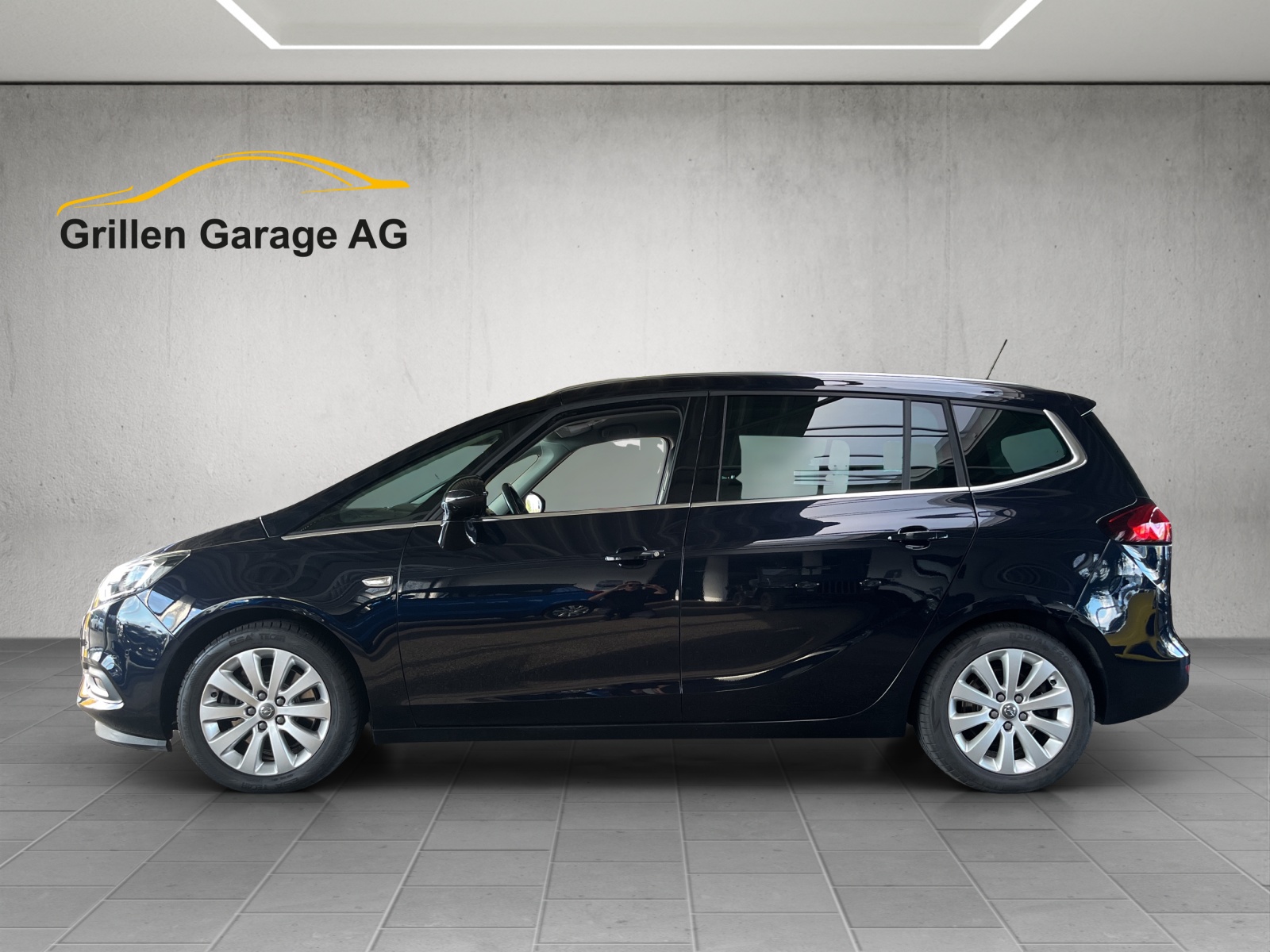 OPEL Zafira 1.6T eTEC Excellence-showroom-element-1