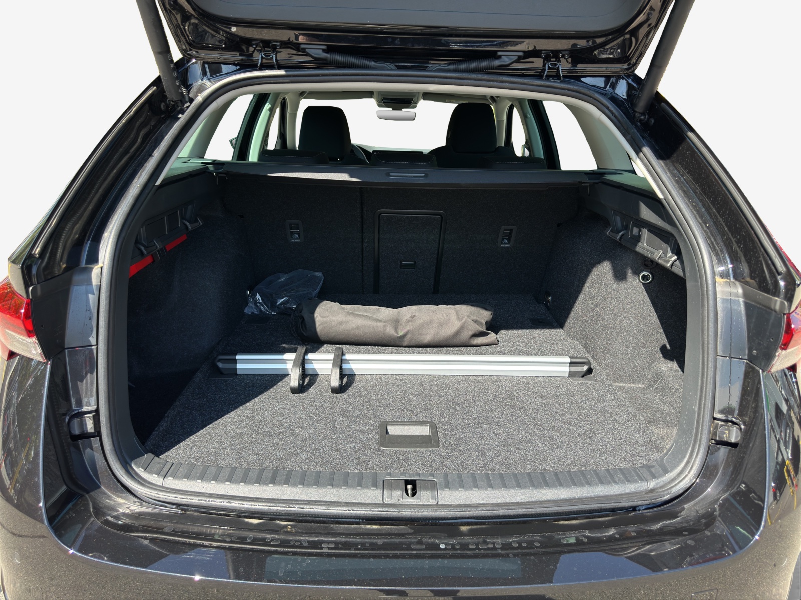SKODA Octavia Combi 2.0 TDI DSG Selection-image-12
