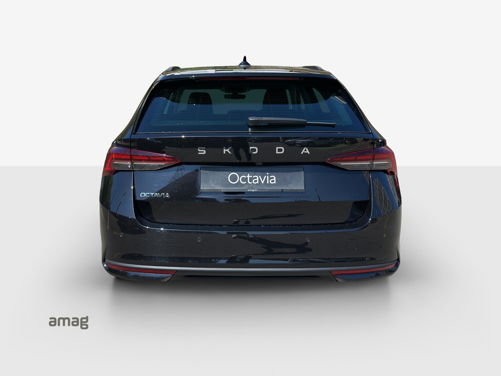 SKODA Octavia Combi 2.0 TDI DSG Selection-showroom-element-3