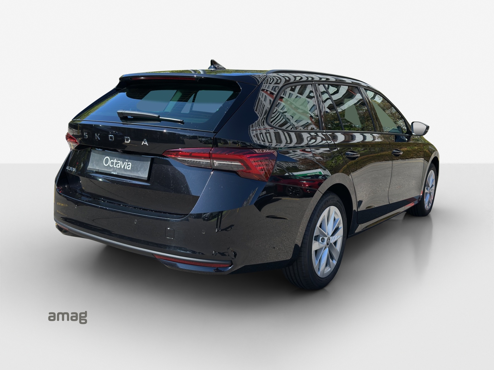 SKODA Octavia Combi 2.0 TDI DSG Selection-image-4