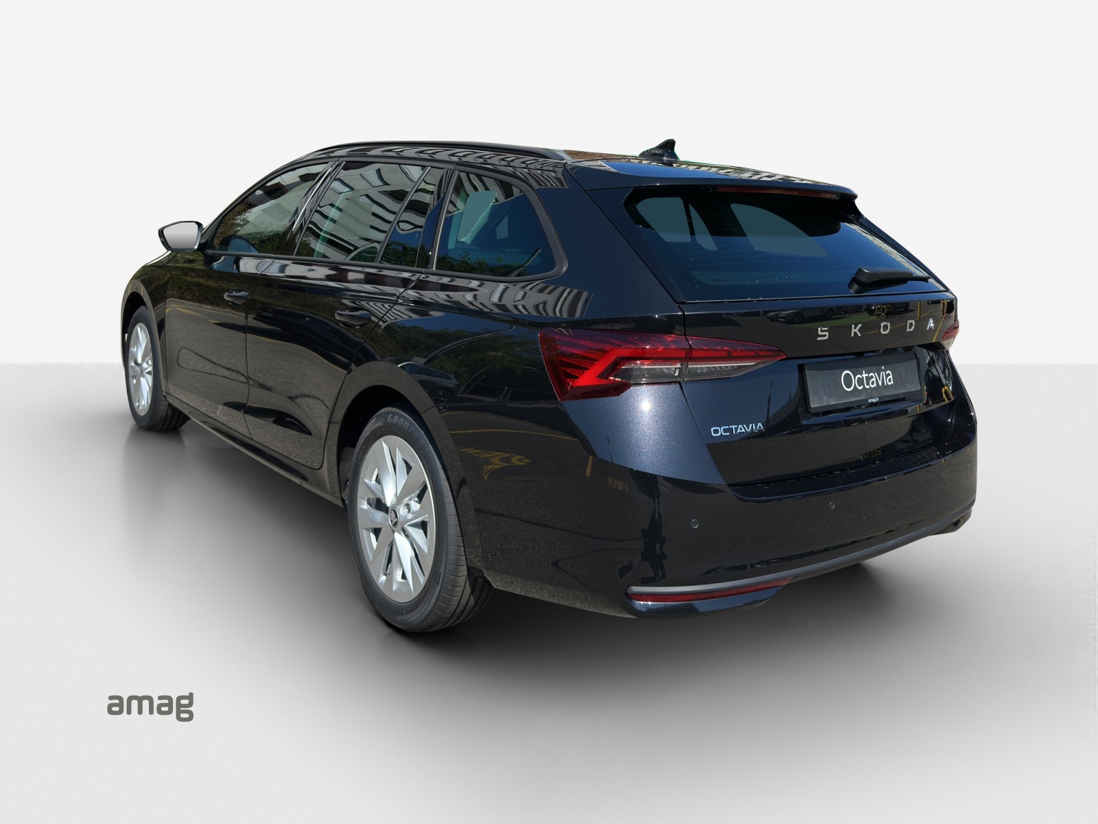 SKODA Octavia Combi 2.0 TDI DSG Selection-showroom-element-2
