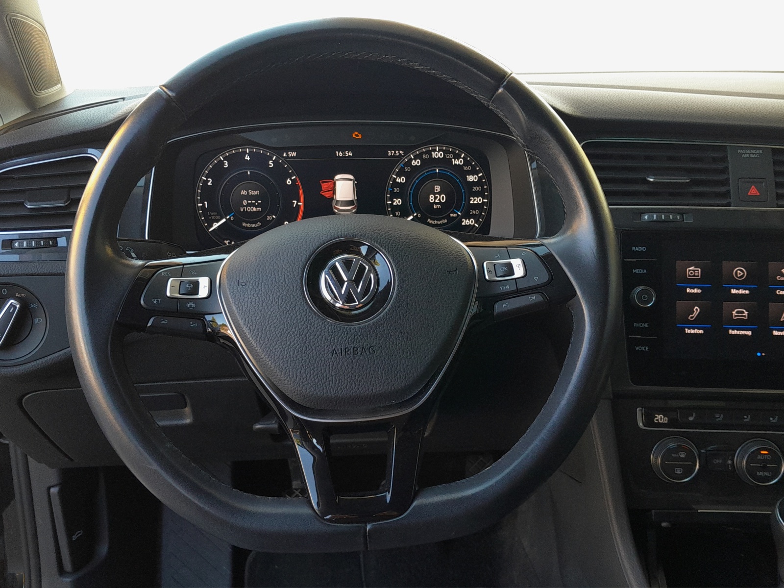 VW Golf 1.0 TSI Swiss Line Plus-image-9