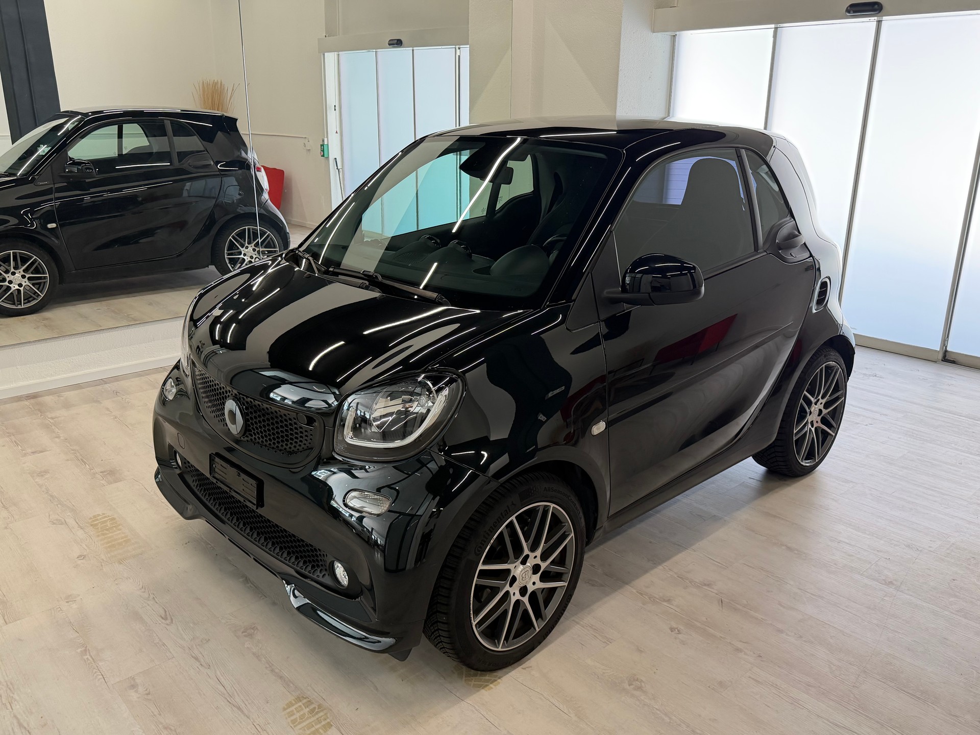 SMART fortwo Brabus Xclusive twinmatic-showroom-element-2