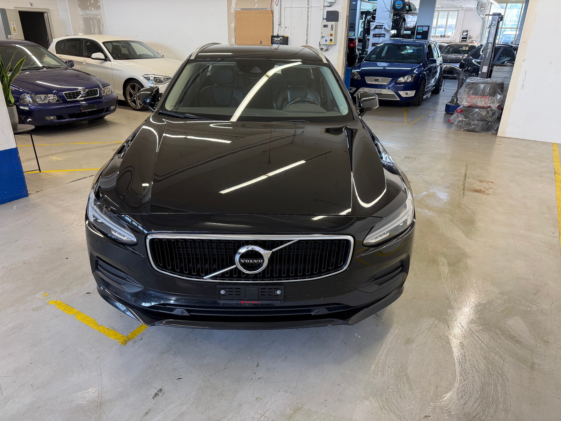 VOLVO V90 D3 AWD Momentum Geartronic