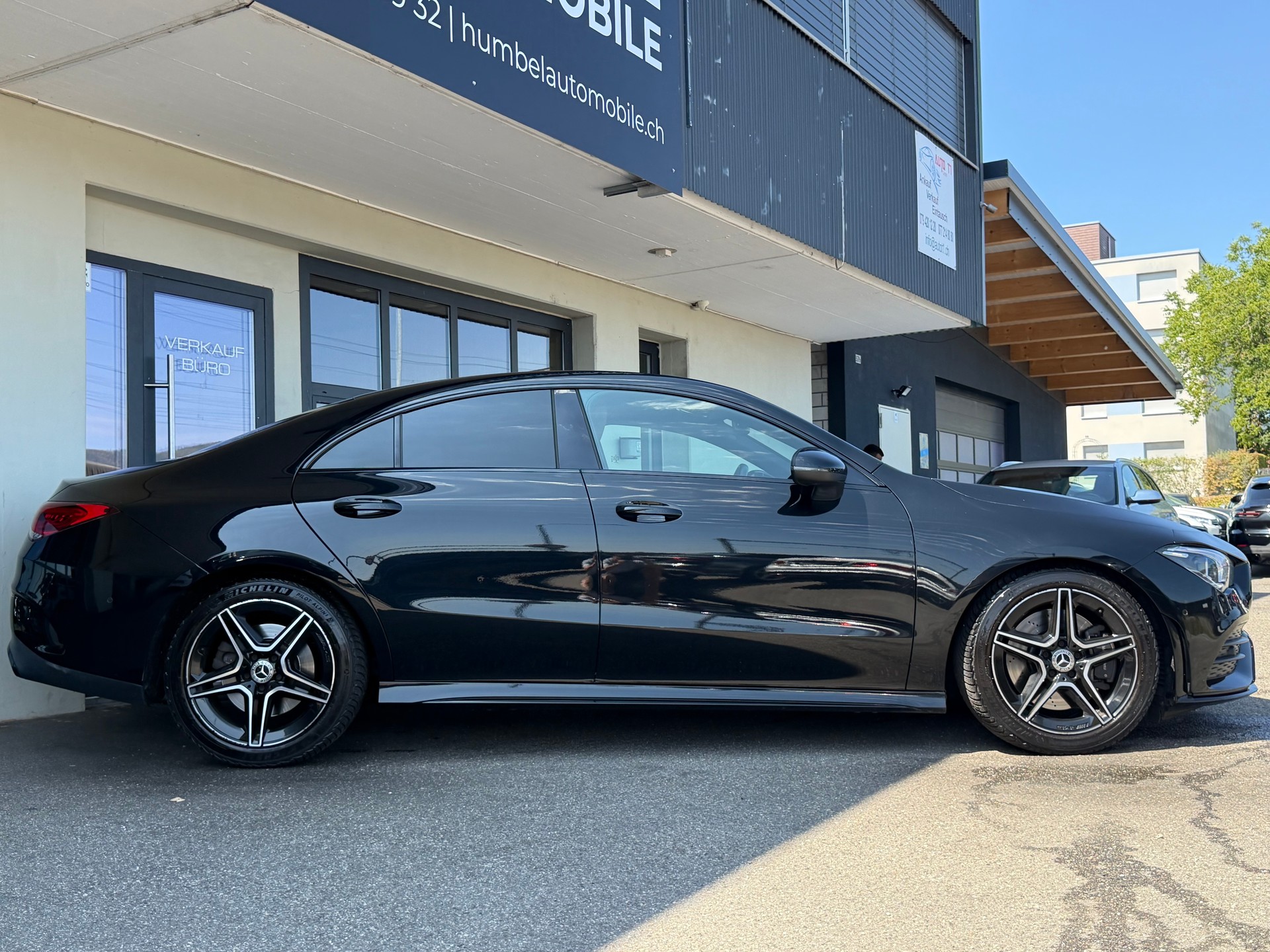 MERCEDES-BENZ CLA 250 AMG Line 7G-DCT-image-4