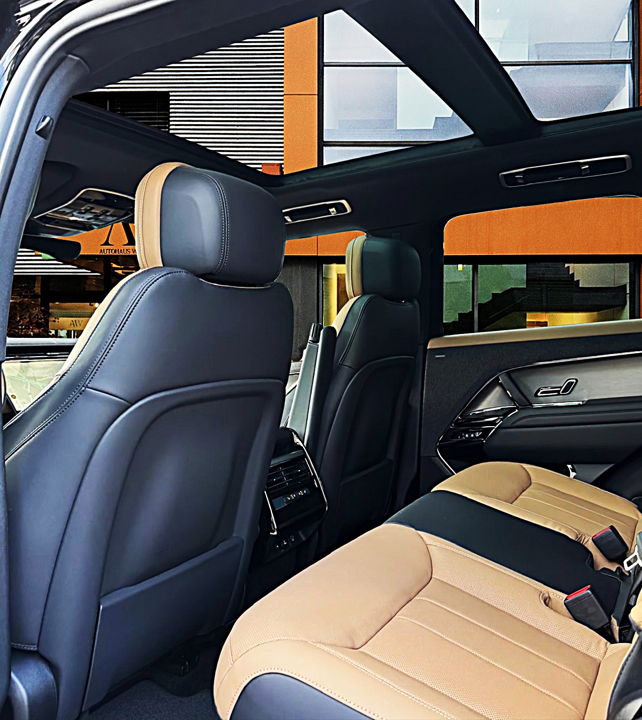 LAND ROVER Range Rover Sport 3.0 I6 300 SE Dynamic-image-9