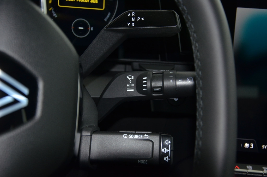 RENAULT Megane E-Tech EV60 *ICONIC*-image-22