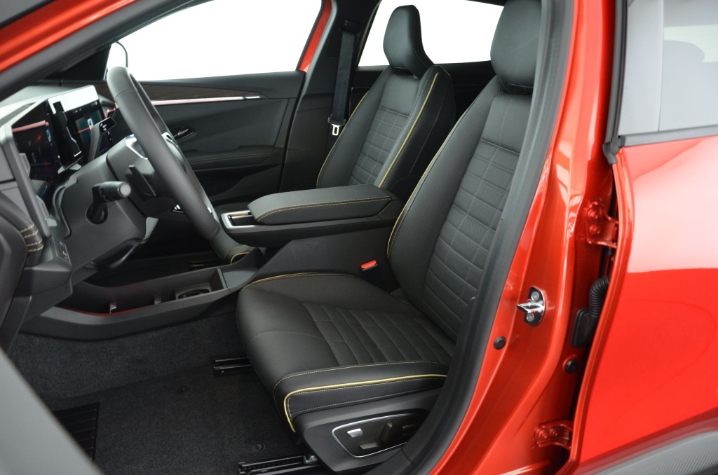RENAULT Megane E-Tech EV60 *ICONIC*-image-12