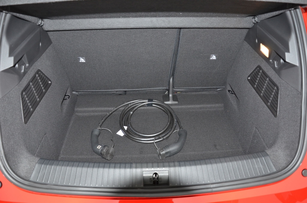 RENAULT Megane E-Tech EV60 *ICONIC*-image-24