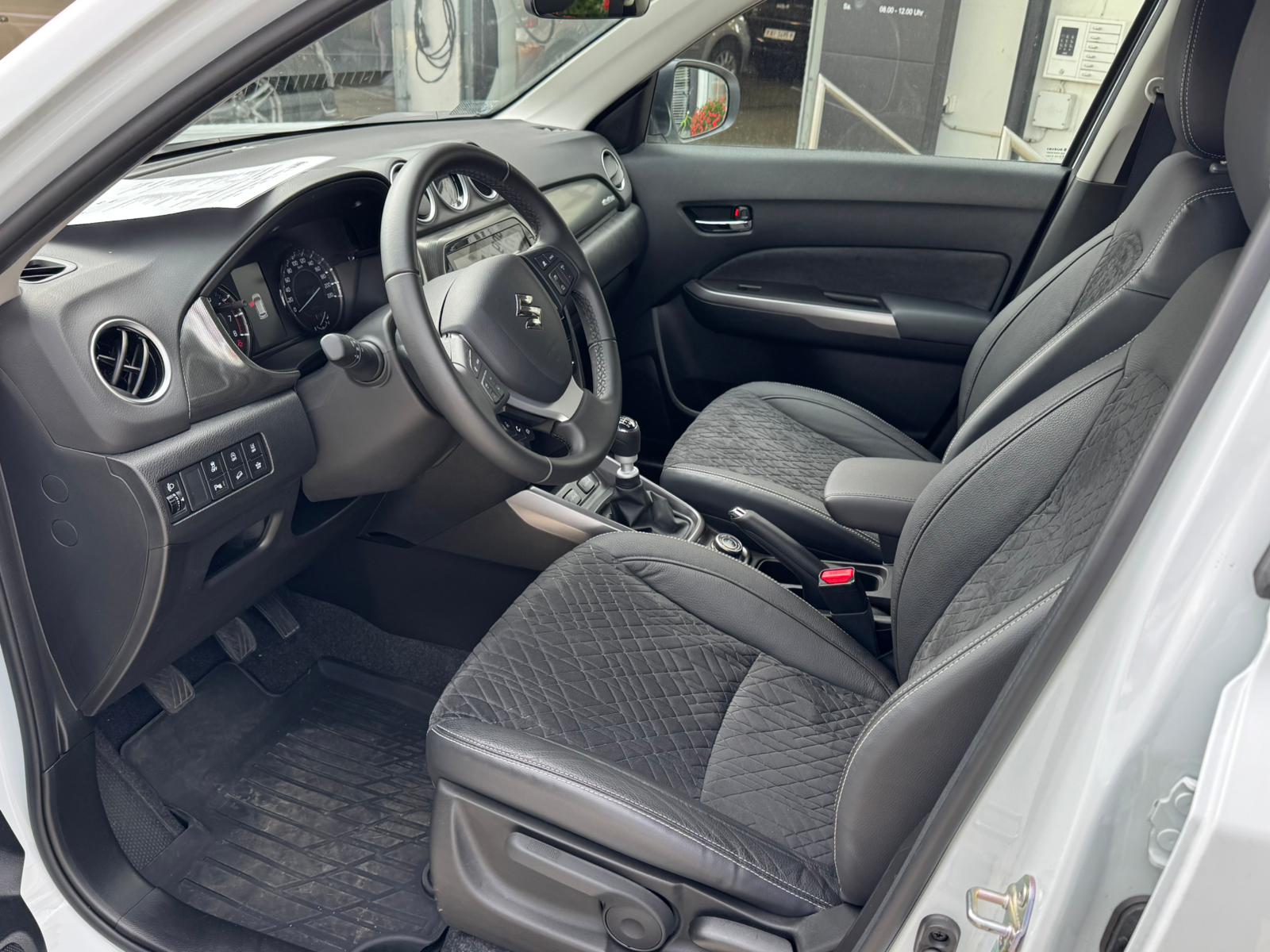 SUZUKI Vitara 1.4 T Compact+ Hybrid 4x4-image-4