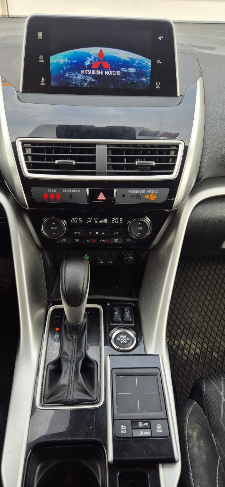 MITSUBISHI Eclipse Cross 1.5 T-Mivec Style 4WD CVT-image-1