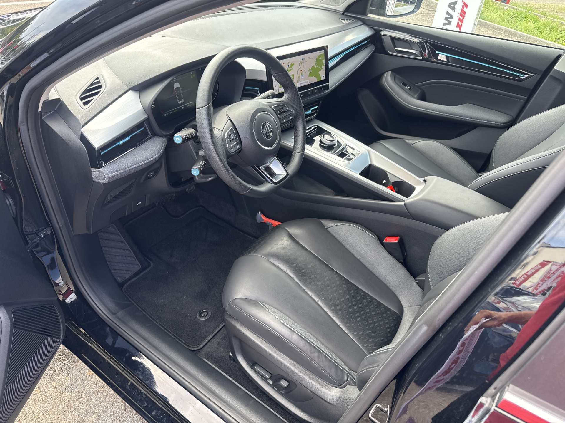 MG 5 EV 61kWh Luxury Automat-image-5