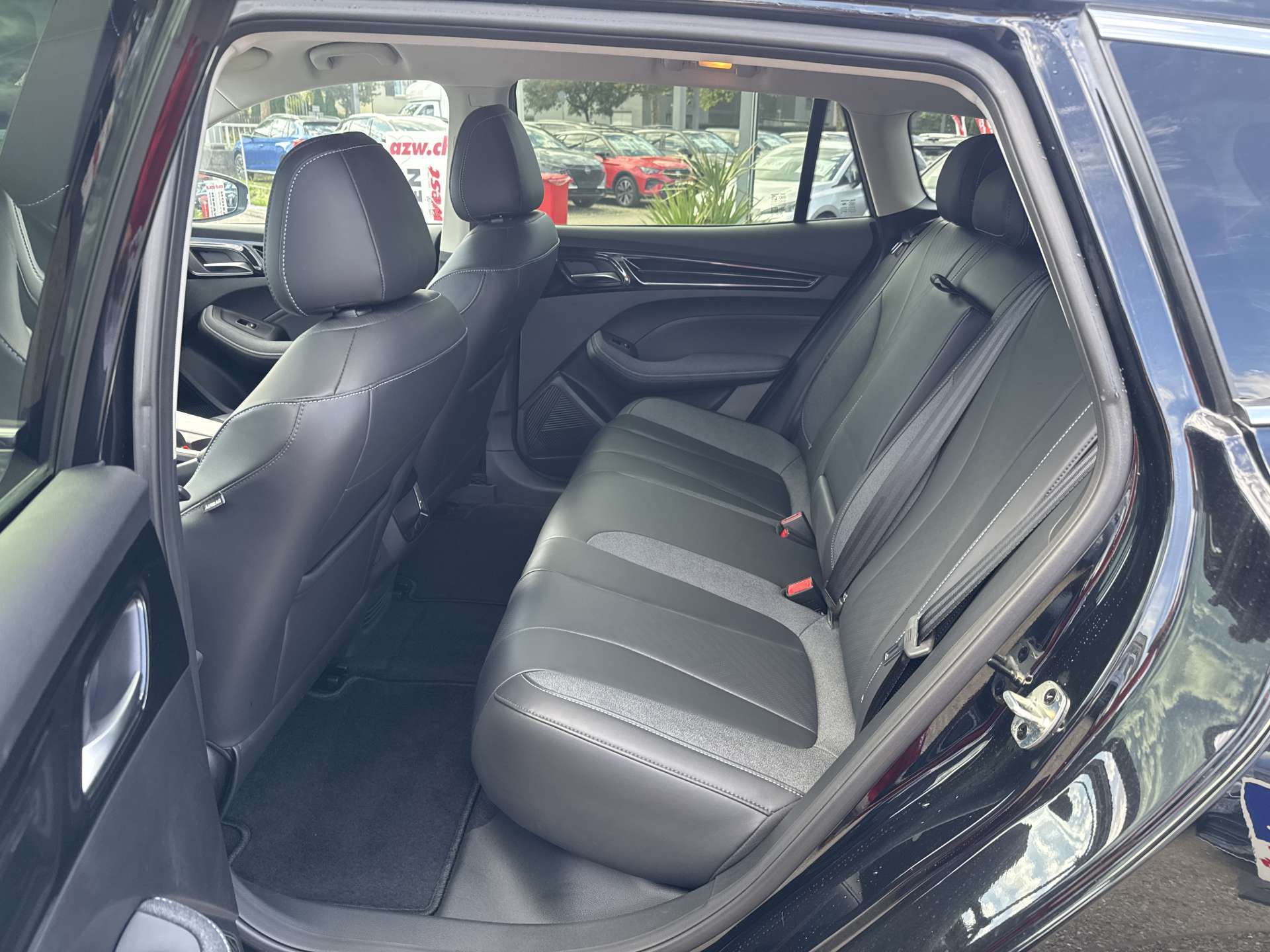 MG 5 EV 61kWh Luxury Automat-image-6