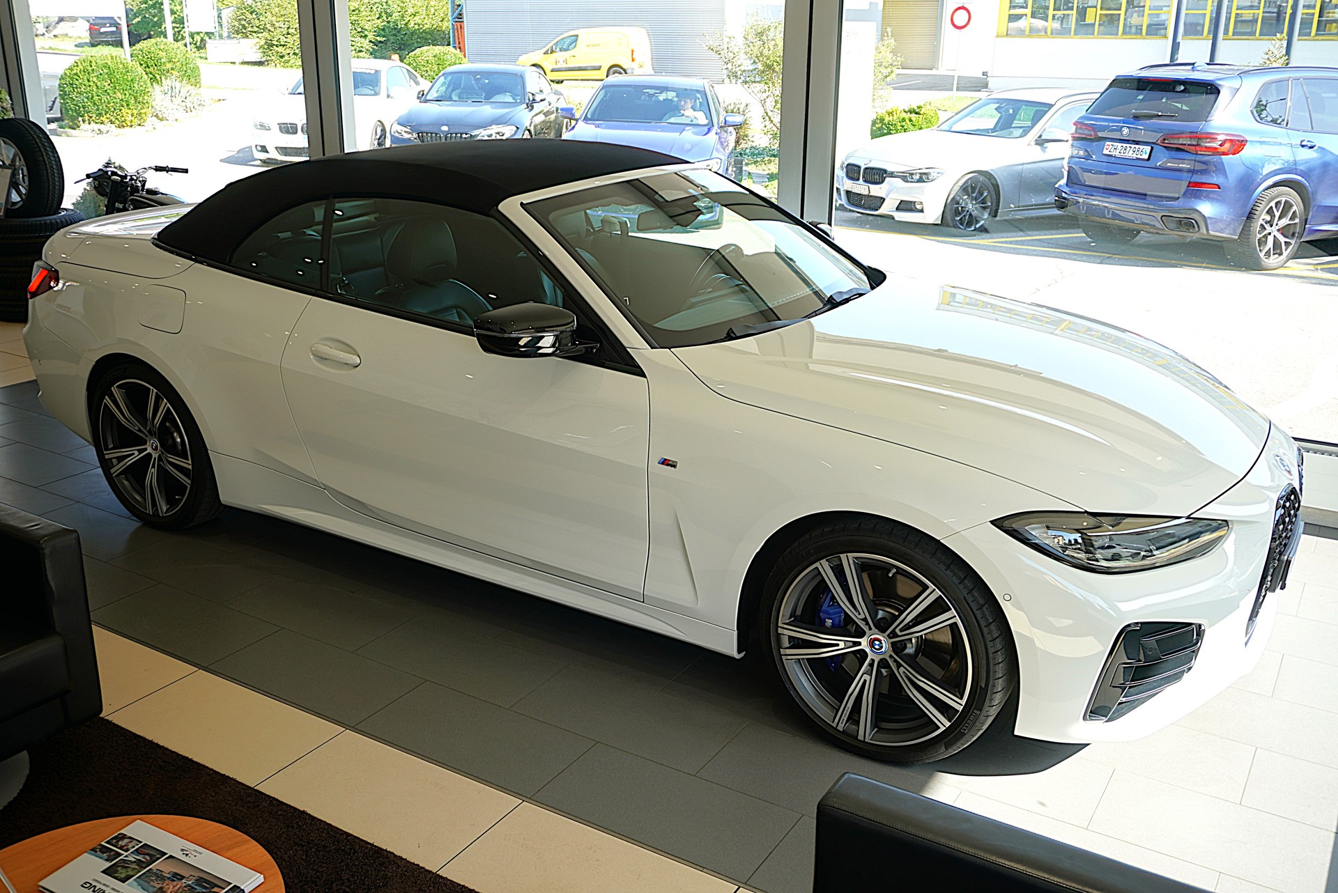 BMW M440i xDrive 48V Cabriolet Steptronic-showroom-element-2