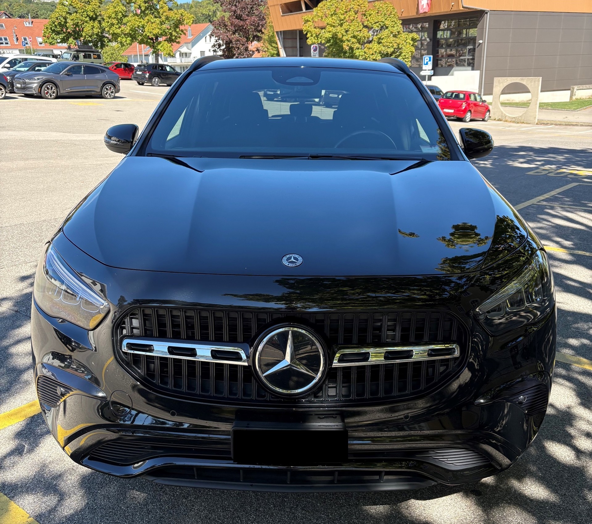 MERCEDES-BENZ GLA
