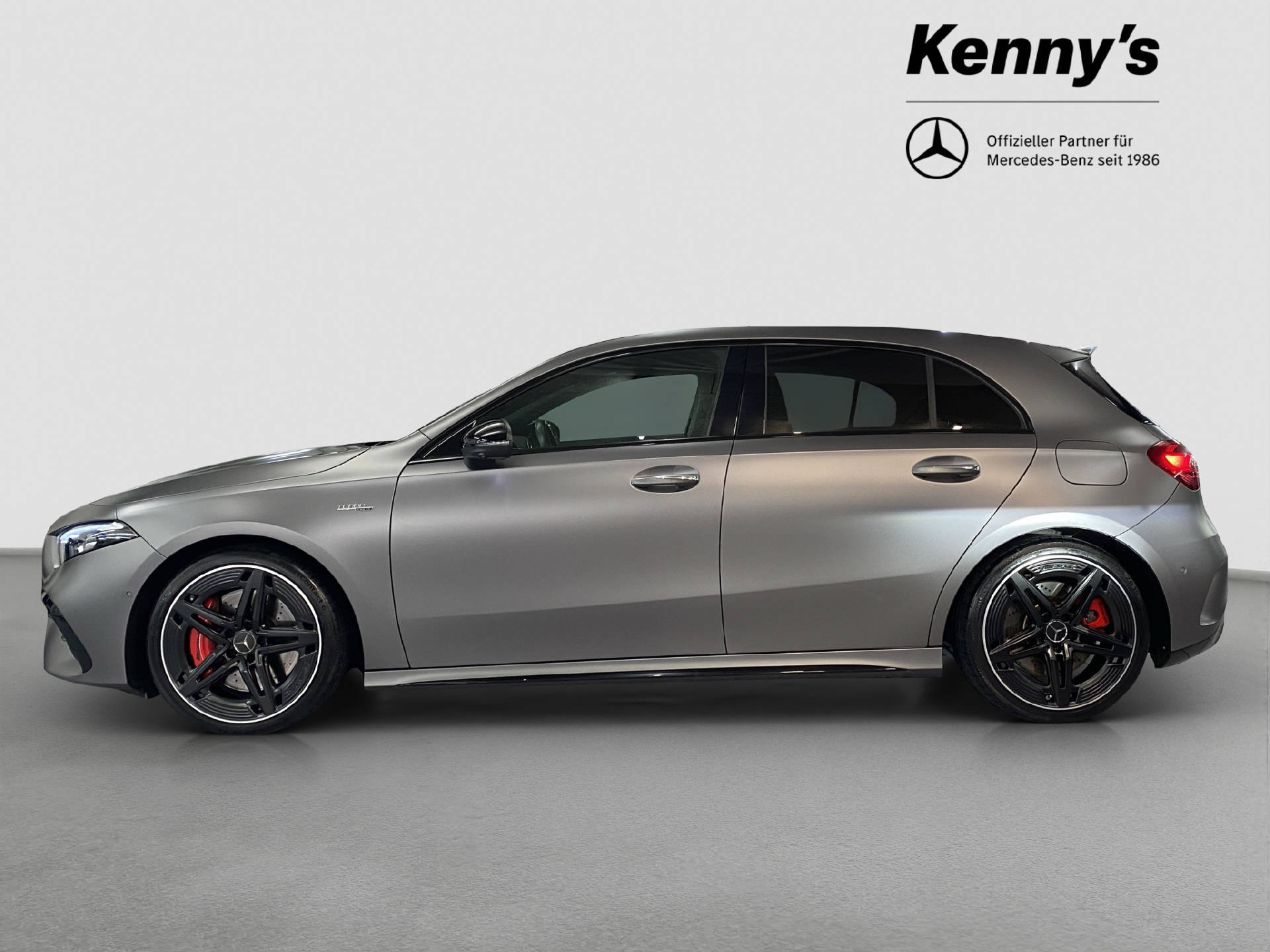 MERCEDES-BENZ A 35 AMG 4MATIC-showroom-element-2