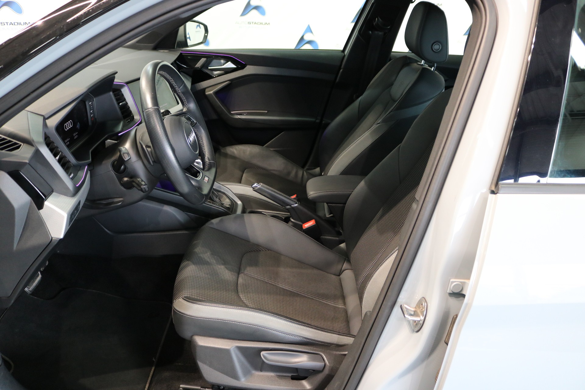 AUDI A1 Sportback 40 TFSI S Line S-tronic-image-38