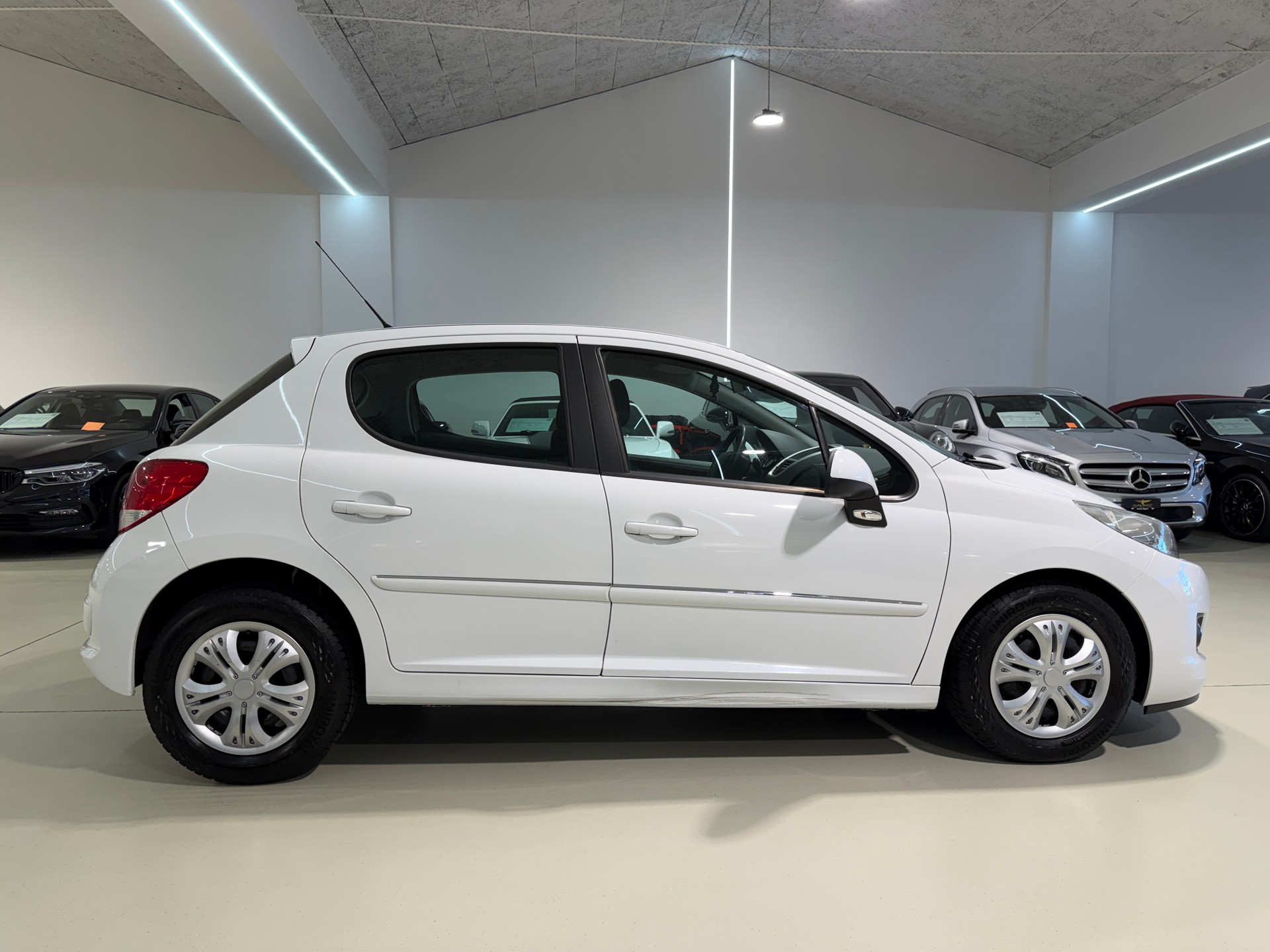 PEUGEOT 207 1.4 16V Active-image-7