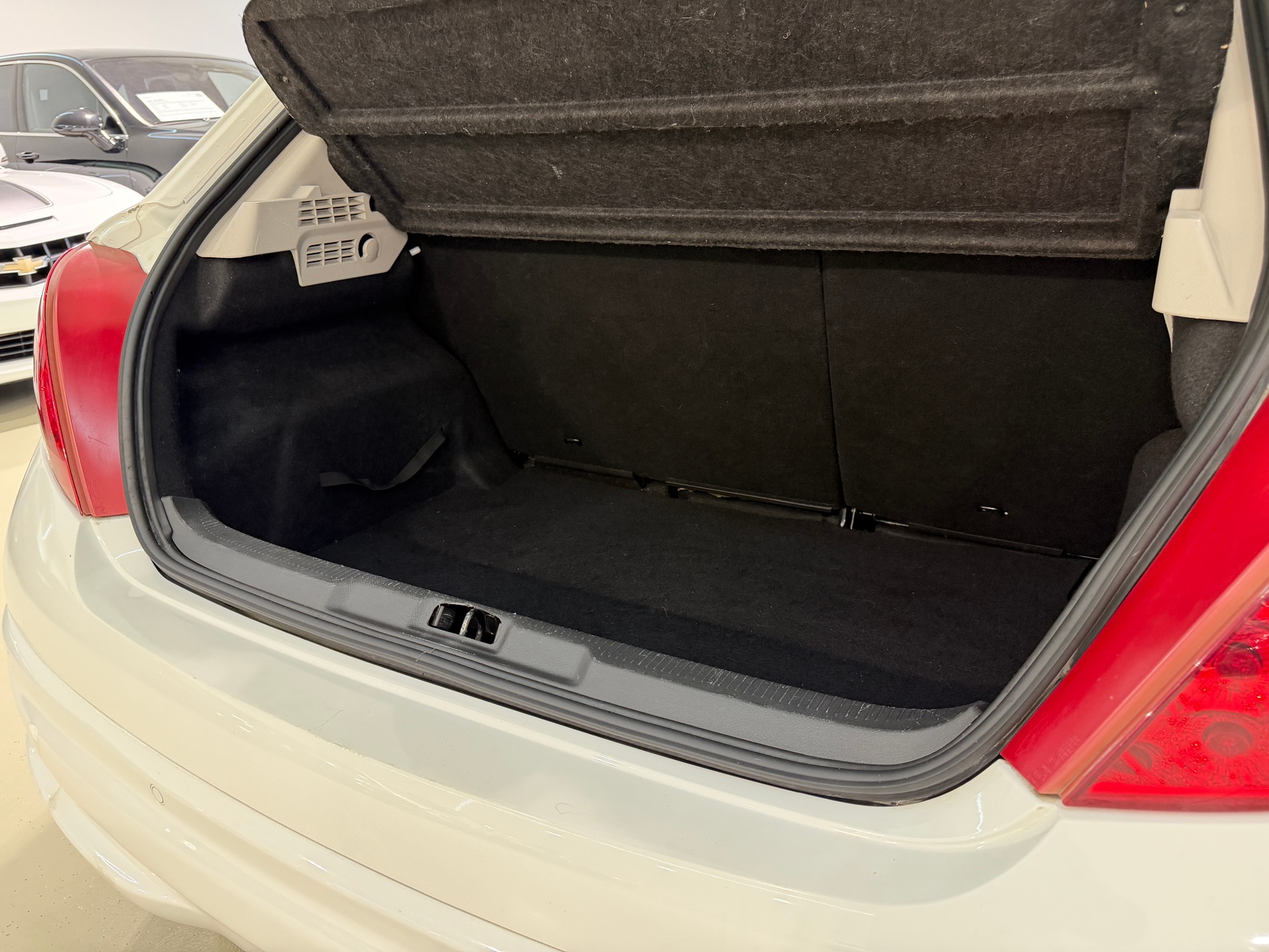 PEUGEOT 207 1.4 16V Active-image-8