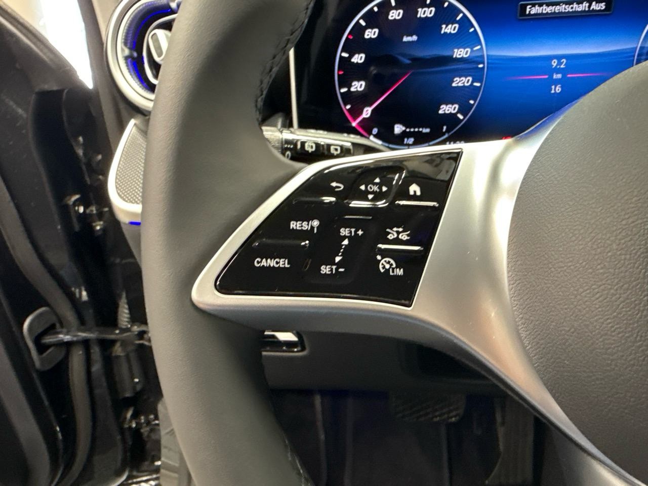 MERCEDES-BENZ GLC 300 de 4Matic EQ Star 9G-Tronic-image-7
