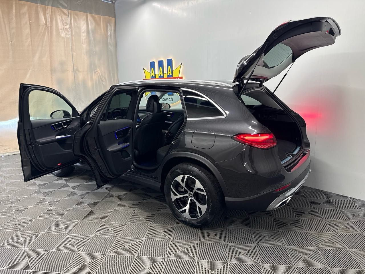 MERCEDES-BENZ GLC 300 de 4Matic EQ Star 9G-Tronic-image-12