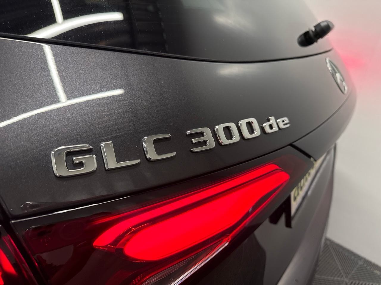 MERCEDES-BENZ GLC 300 de 4Matic EQ Star 9G-Tronic-image-14